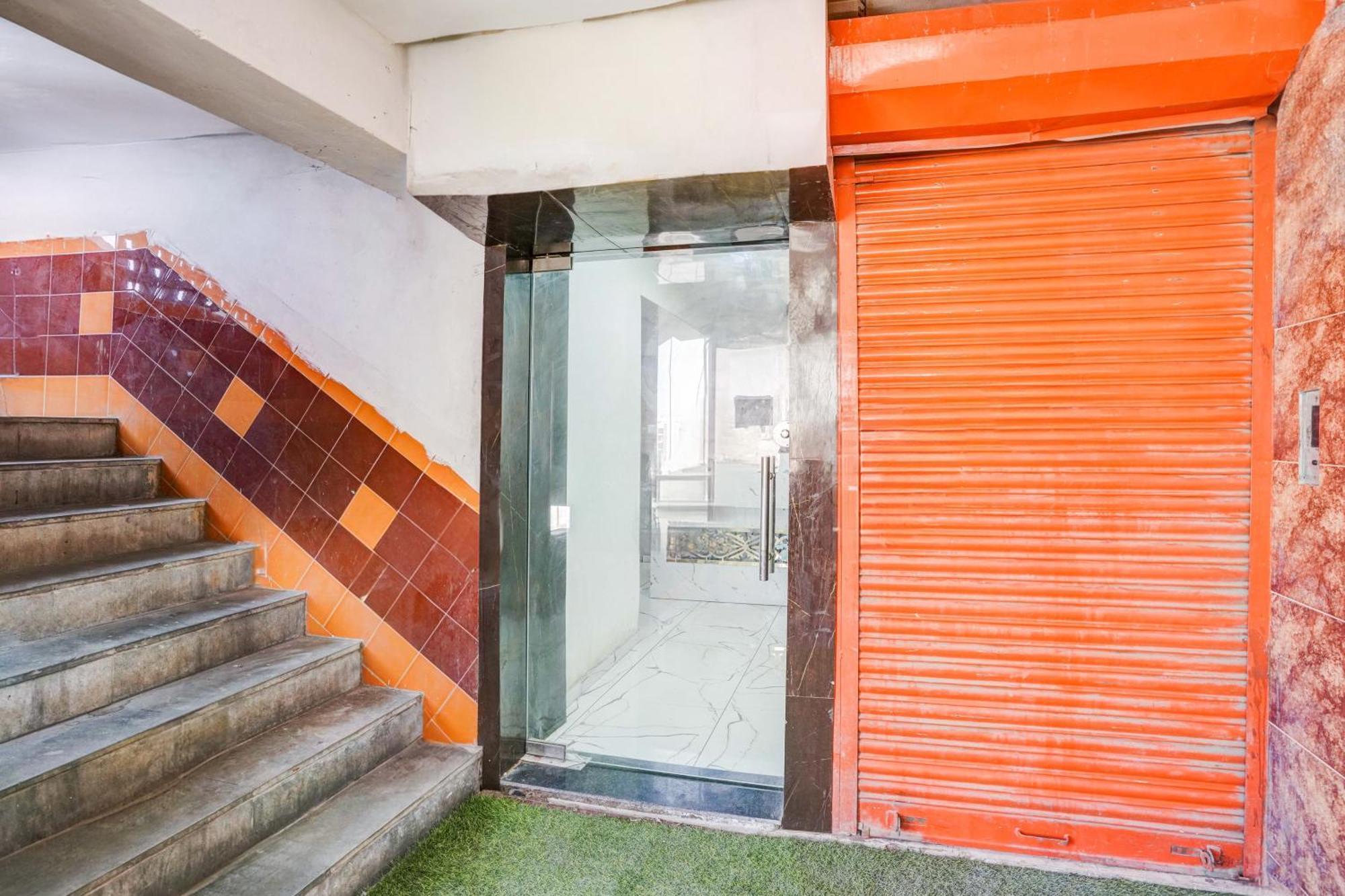 Super Collection O Maninagar Near Railway Station Formerly A1 Residency Ахмедабад Экстерьер фото